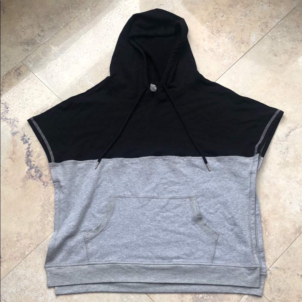 Vici Collection short sleeve hooded sweatshirt